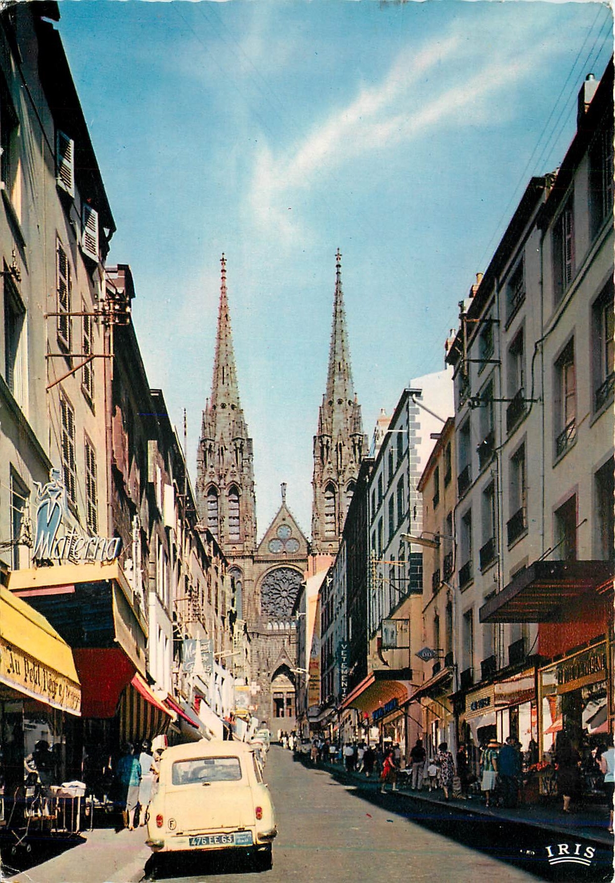 CPM Clermont Ferrand(P de D) Capitale de l'Auvergen rue des Gras et la Cathedrale