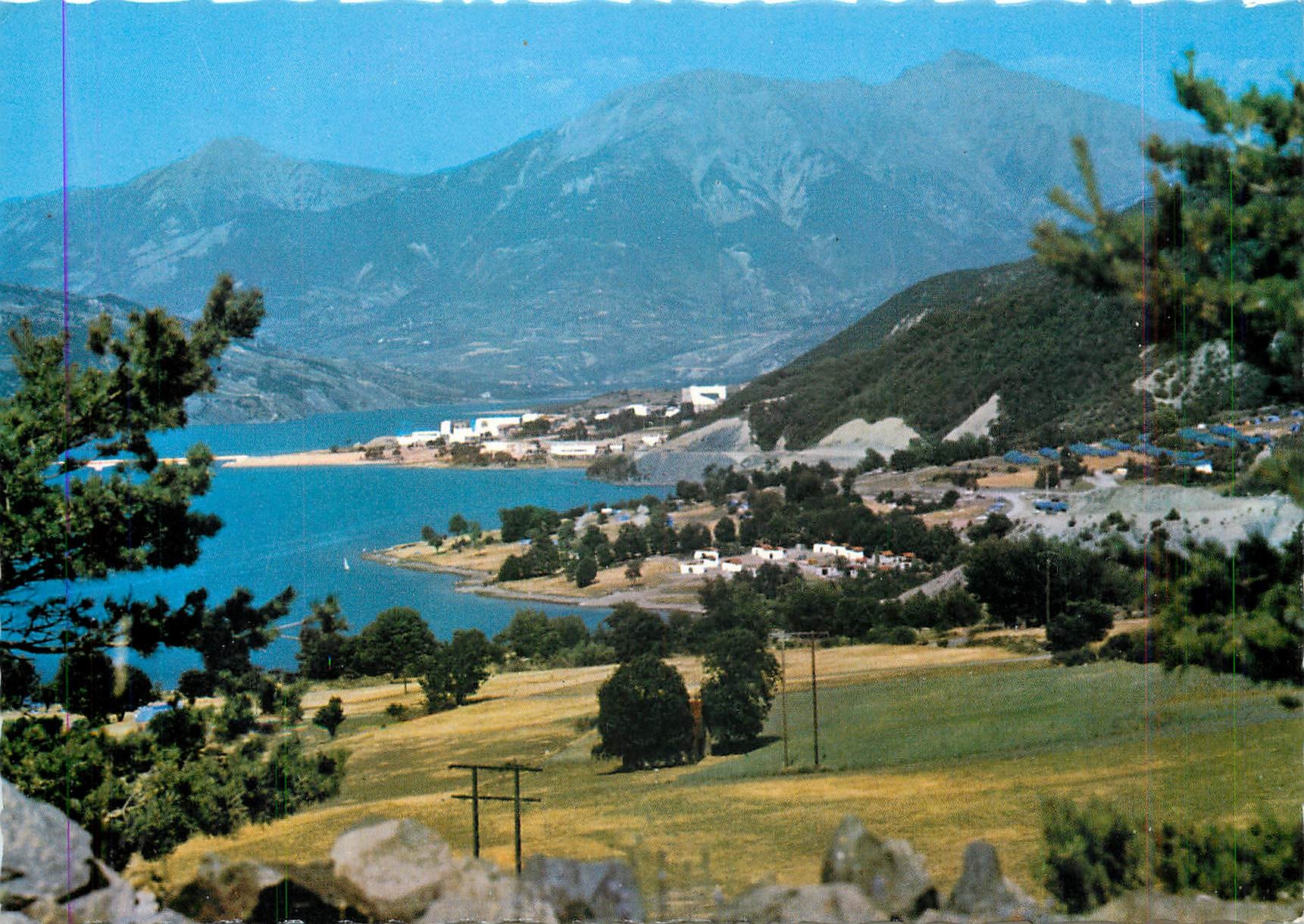 Savines-le-Lac — terrains de camping d'Eygoires sur les bords du lac de Serre-Ponçon — ABEIL, Éditeur GAP