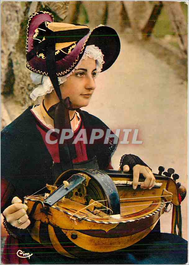 CPM Troubadours Montluconnais Maitre Sonneurs de Boubonnais La Jeune Vielleuse Boubonnaise