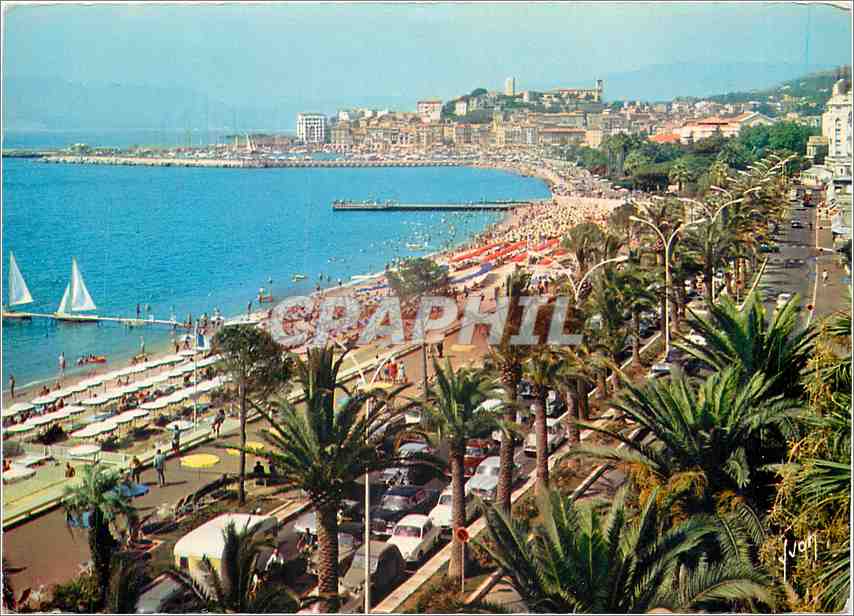 CPM La Cote d'Azur miracle de la nature Cannes (A Mmes) La Croisette La Plage au fond le Suquet