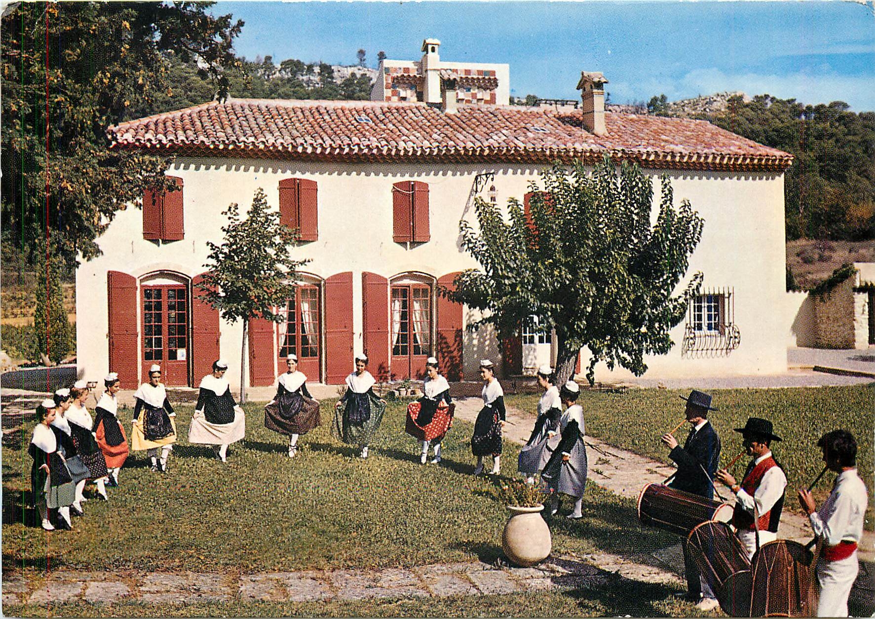 Ballet des filles de marbre — L'Éscolo de Lar, Aix-en-Provence — Éditions Couleurs Naturelles