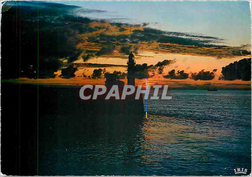 CPM Le Treport ( S M) Le phare a la tombee du jour