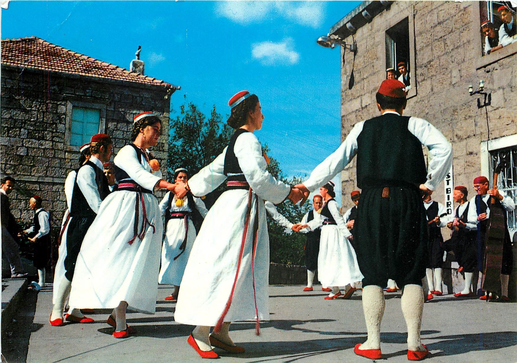CPM Dubrovnik Konavle Costume nationaux de Cilipi Folklore