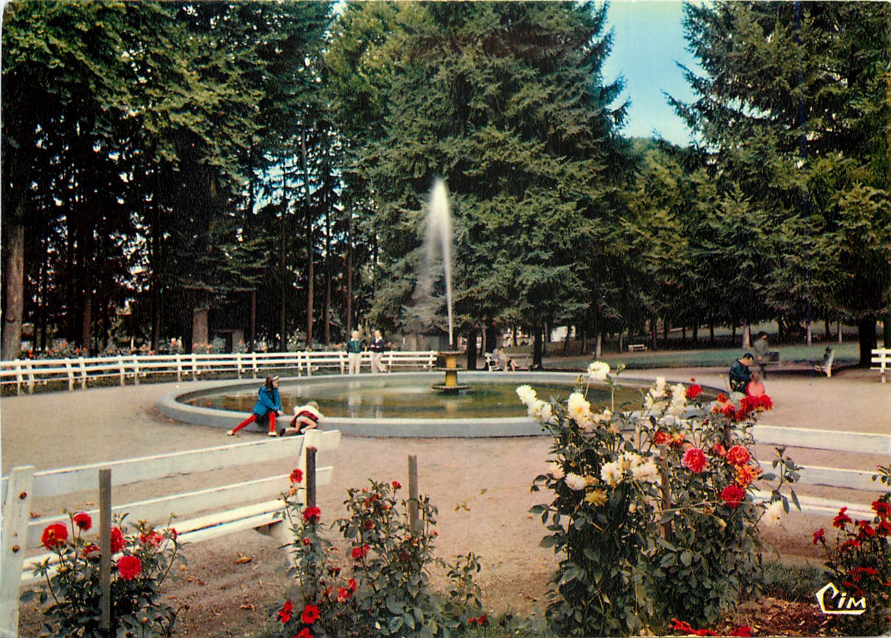 CPM St Honore les Bains (Nievre) Le Bassin du parc