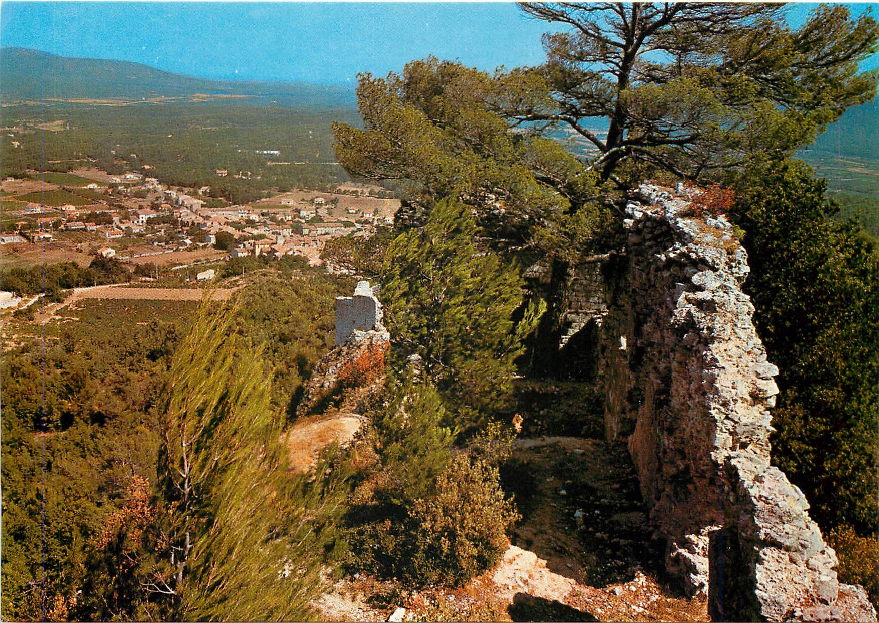 CPM Les Sites Pittoresques de Provence Nans les Pins (alt 425 m) vue generale au premier plan les ru