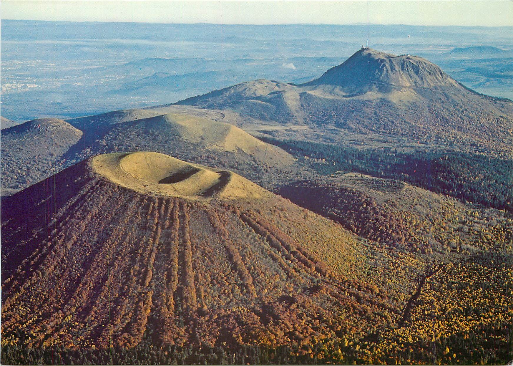 Chaîne des Puys — Cratères emboîtés du Puy de Comé et du Puy de Dôme — Éditions d'Artière