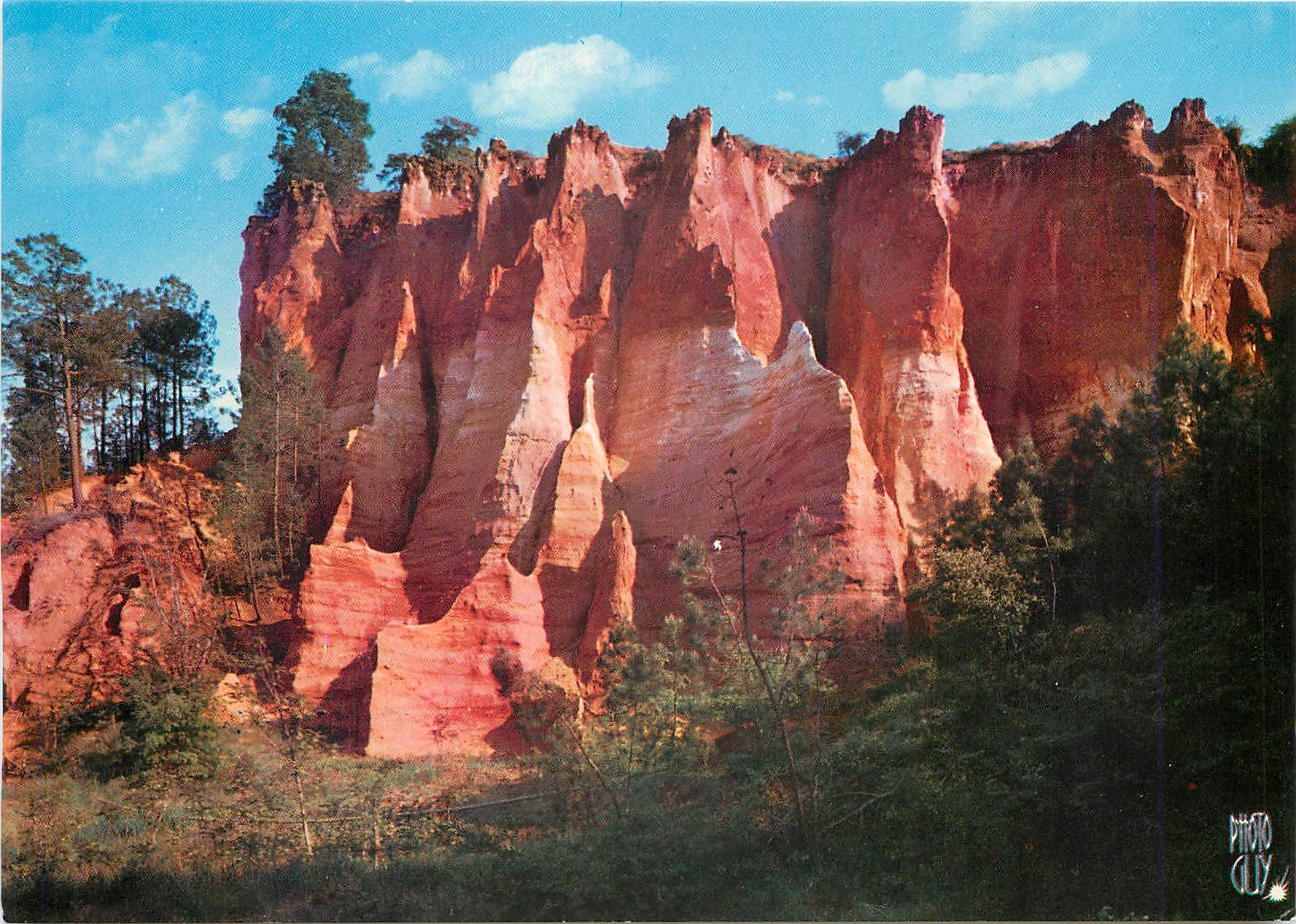 CPM Paysages de France Roussillin Vaucluse Alt 400m les Falaises sang et or des carrieres d'ocre