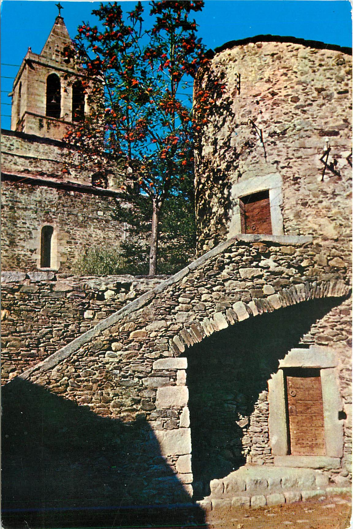 CPM Pirineos Orientales (Cerdana) Llivia l'eglise