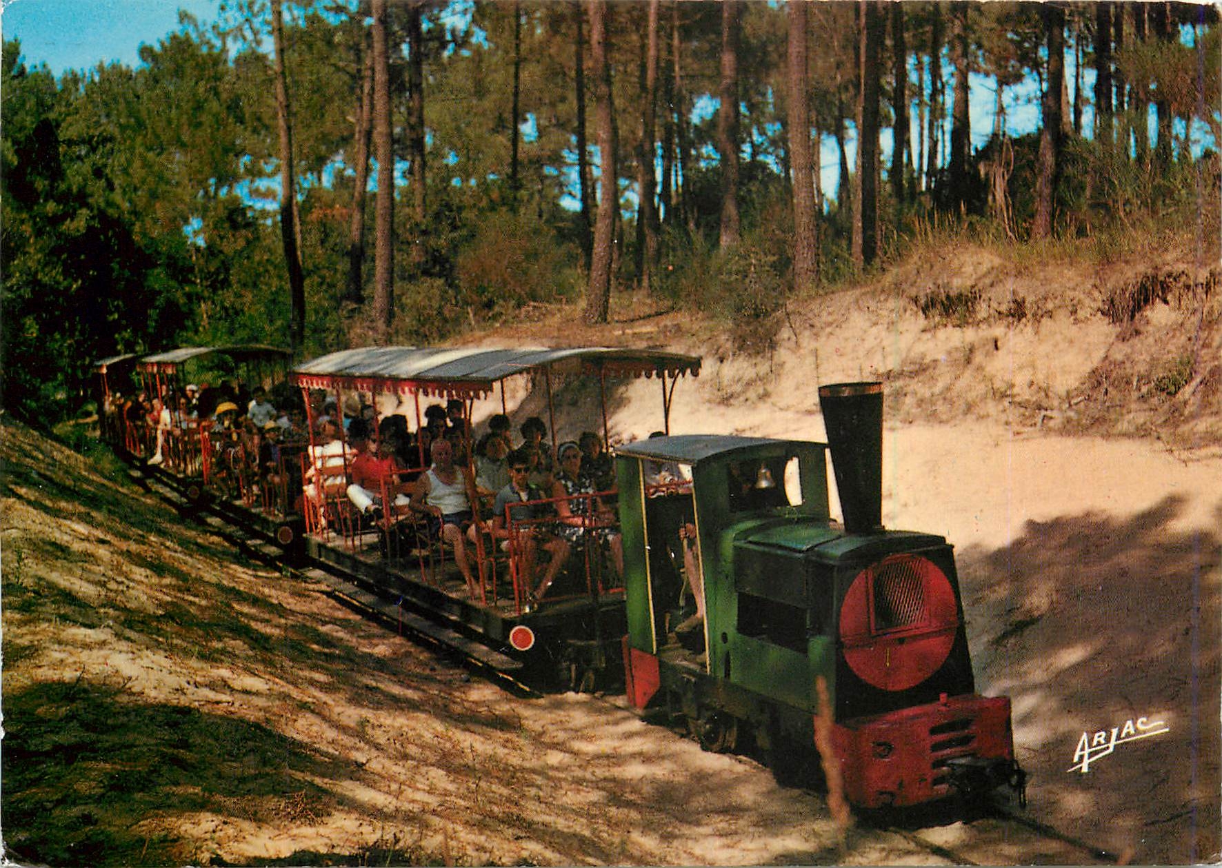 CPM Sur la Cote de Lumiere Ile d'Oleron de P'tit Train de St Trojan a travers la foret