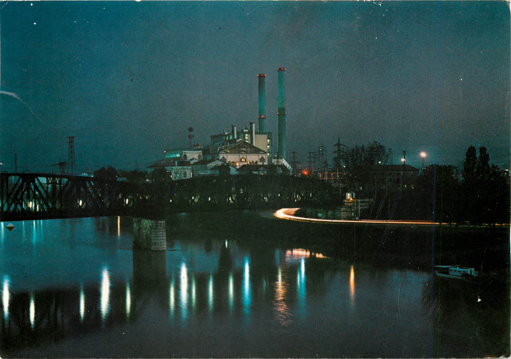 CPM Piacenza La nuit Fleuve Po et zone industrielle - Vorderseite