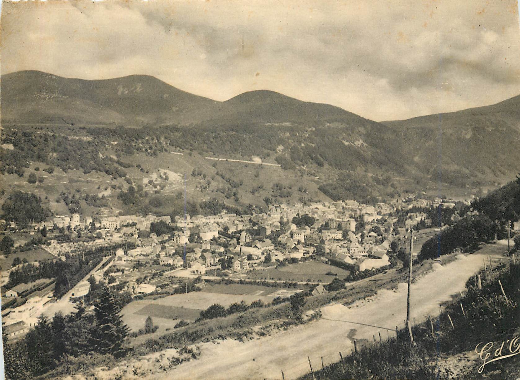 CPM L'Auvergne Le Mont Dore Vue generale