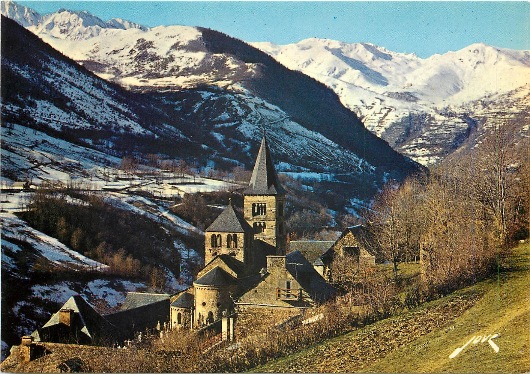 CPM Env de Luchon Route de Peyresourde St Aventin au fond les Aguides (1950 m)