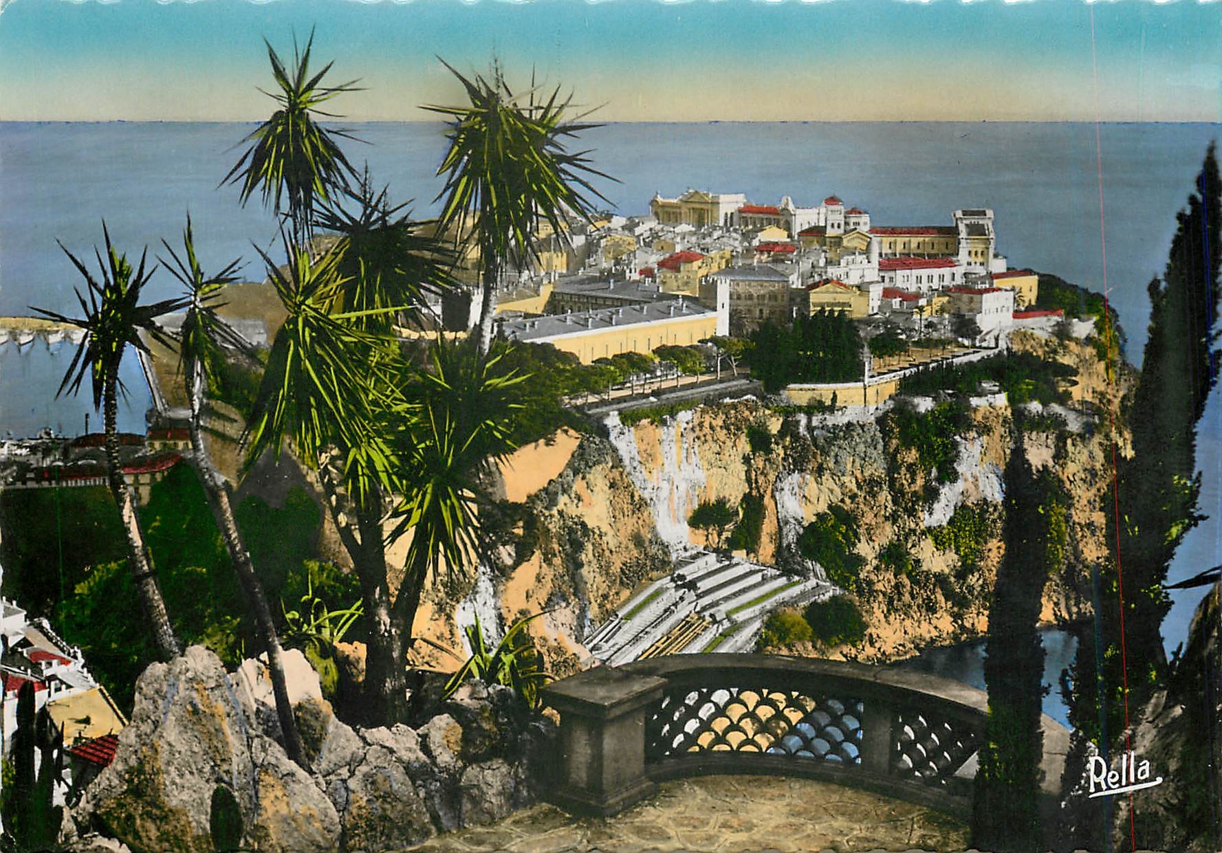 CPM La Cote d'Azur Le Rocher de Monaco vu des jardins Exotiques