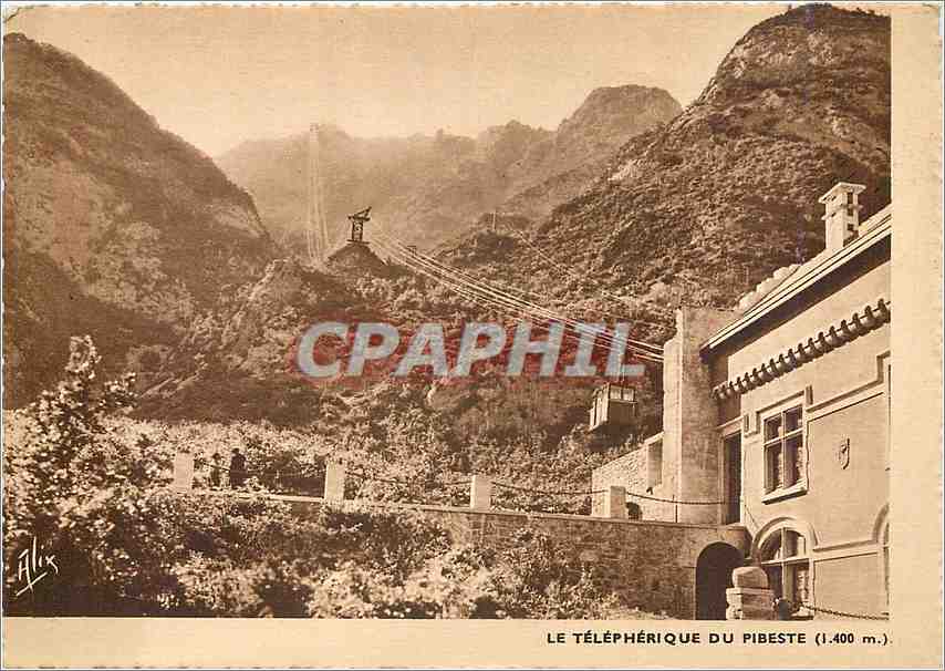 CPM Les Pyrenees Le Telepherique du Pibeste (1400 m) la cabine que effectue le trajet est pete a qui