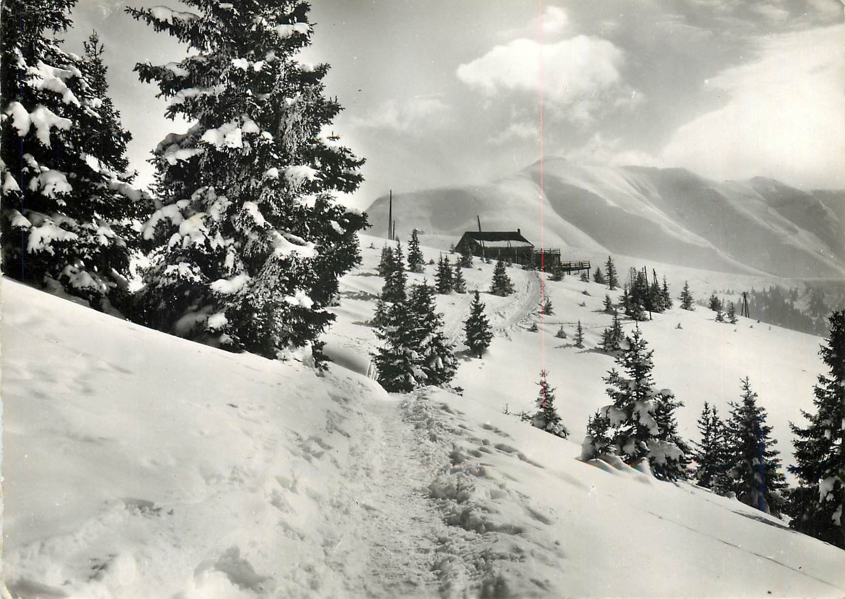 Mégeve - L'Ensoleillée (Haute-Savoie) — Le Mont d'Arbois, alt. 1.829 m — Les Éditions de l'Économie Bron