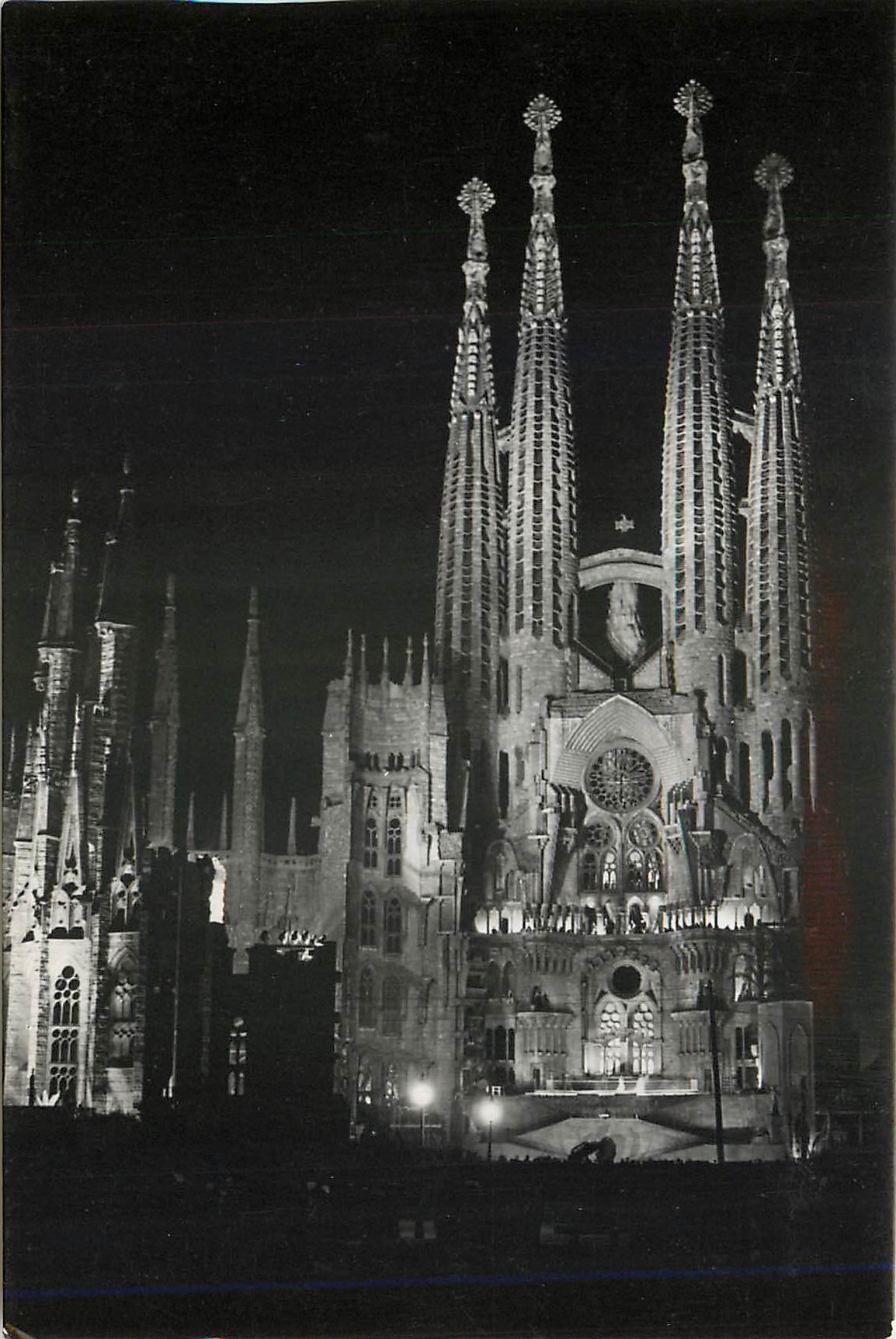 CPM Barcelona La Sagrada Familia con su Fantastica iliminacion