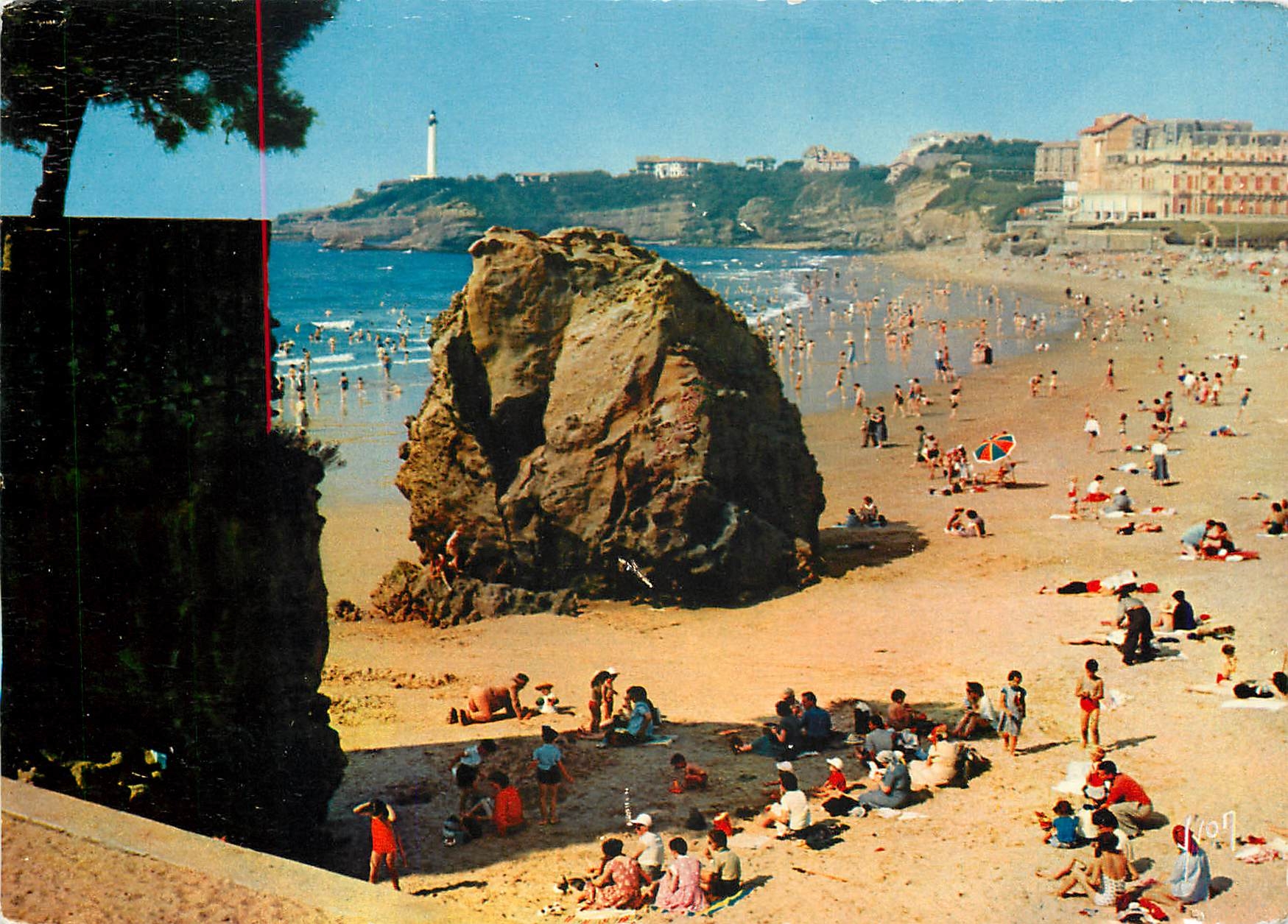 CPM Couleurs et Lumiere de France Pays Basque Biarritz (Basses Pyr) La Grande plage