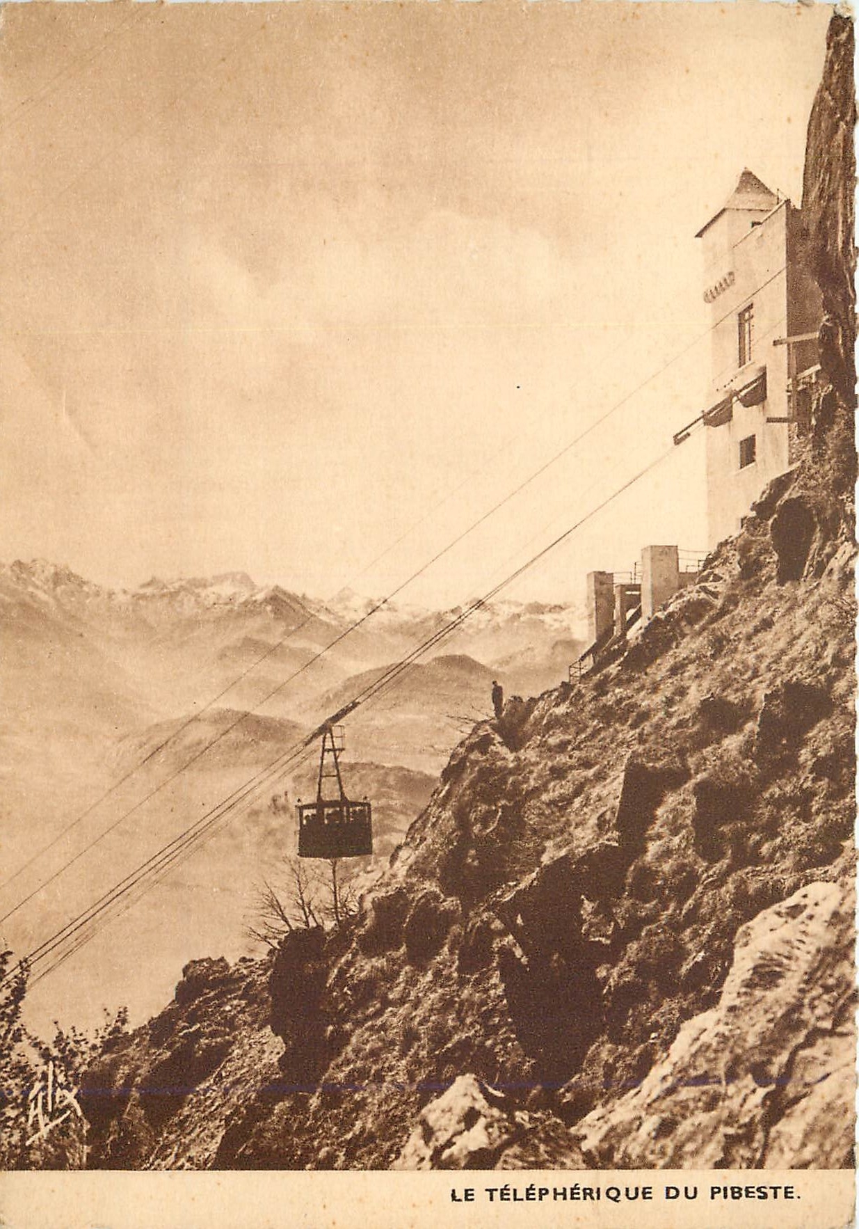 CPM Les Pyrenees Telepherique du Pibeste Arrivee de la Cabine a la gare superieure -1400 m)