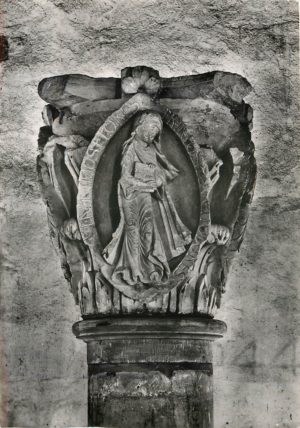 CPM Cluny (S et L) Ancienne Eglise abbatiale Ier chapiteau des Saisons Vertus Sciences le Peintemps 