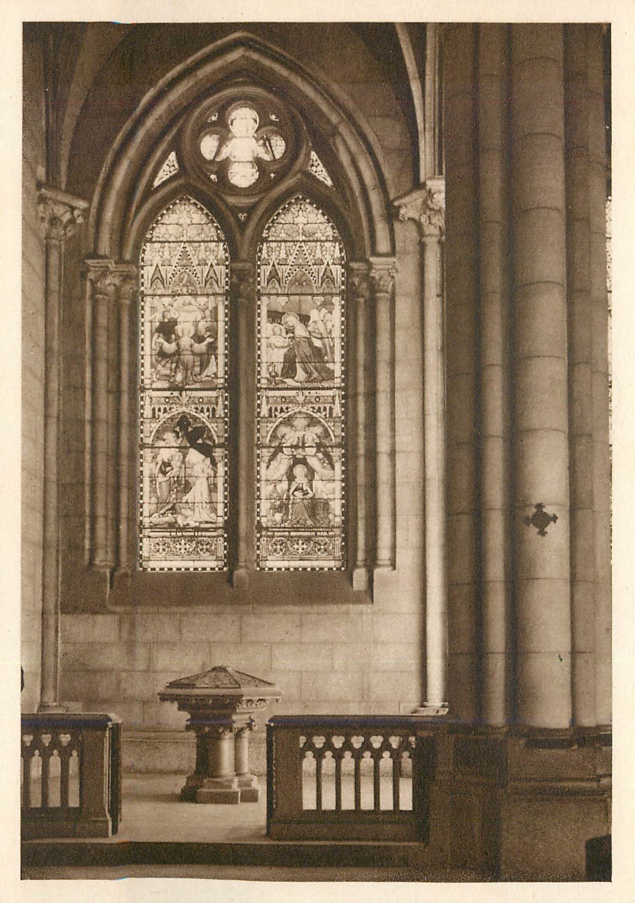 CPM Eglise de la Redemption Lyon Fonts baptismaux