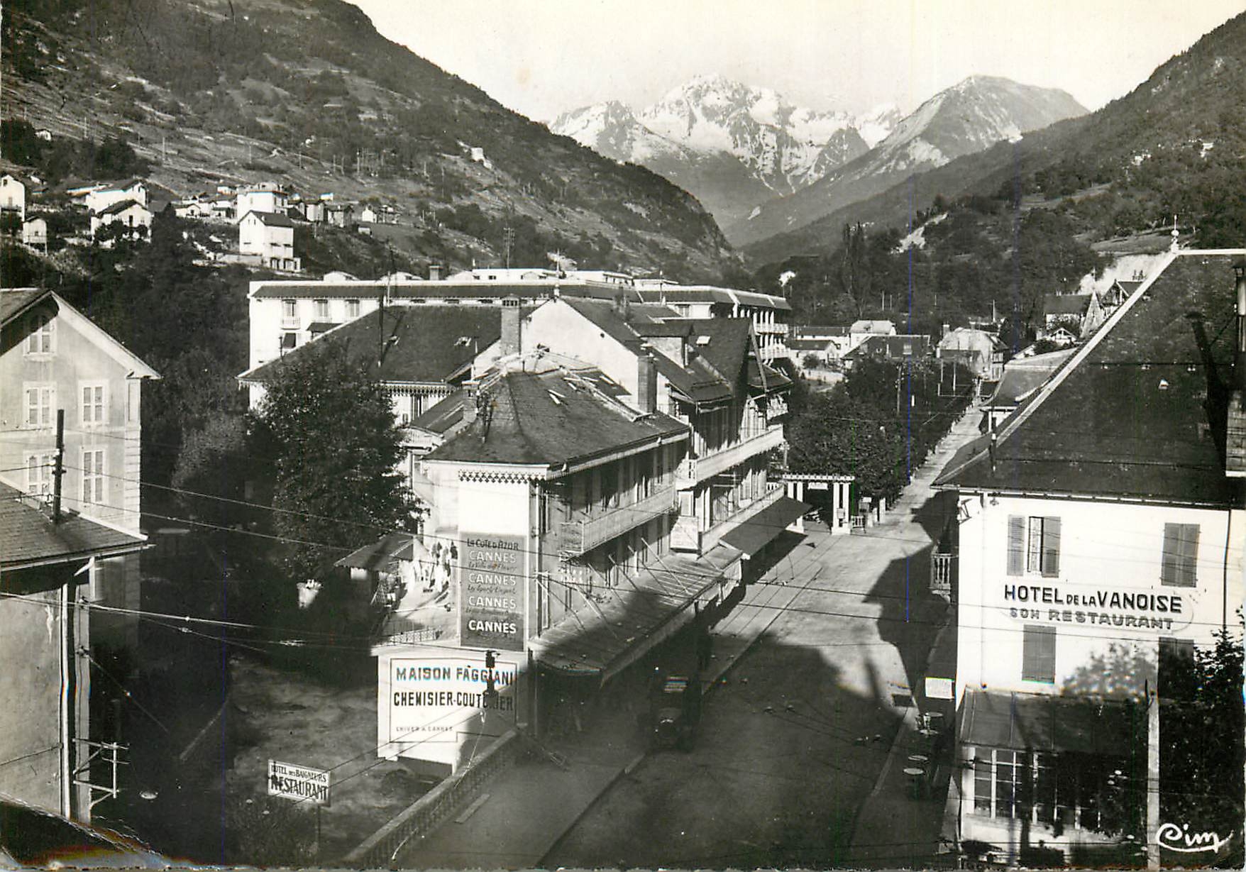 CPM Brides les Bains (Savoie) Rue Centrale Hotel de la Vanoise