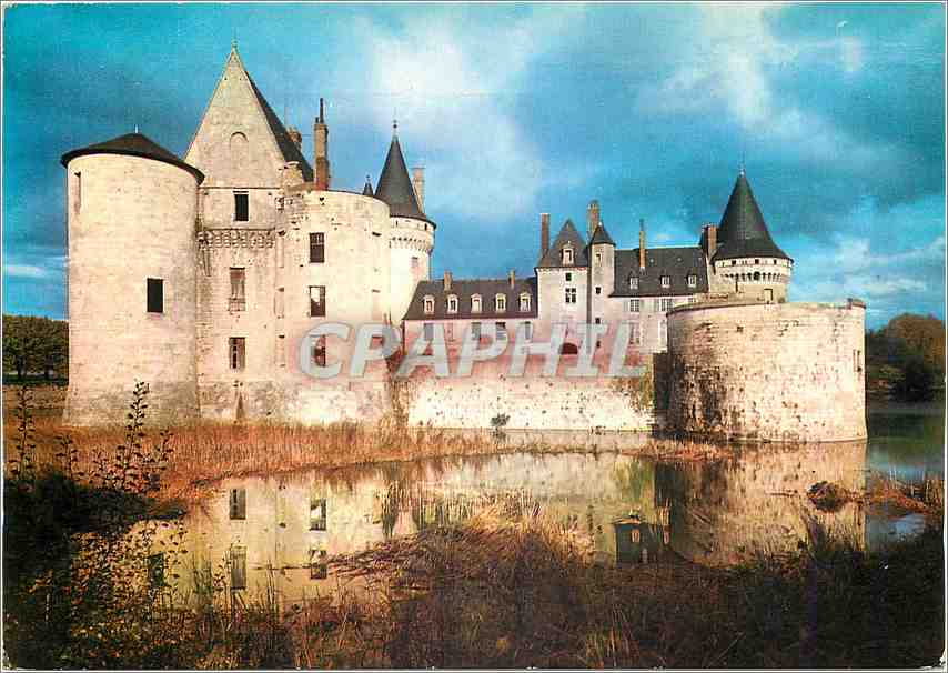 CPM Sully sur Loire le chateau dominant la Sange la Facade Ouest et la Tour rasee