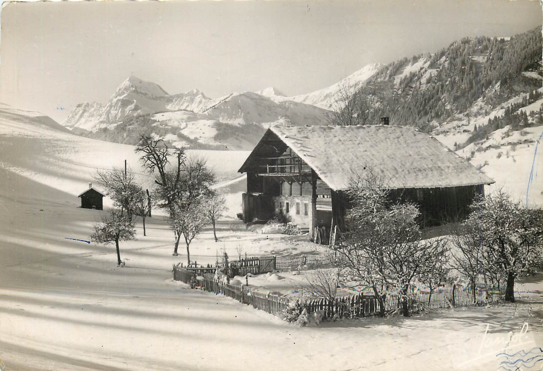 Schneevorstadt in den Alpen — AmSOL fotografische Ausgabe — n°2
