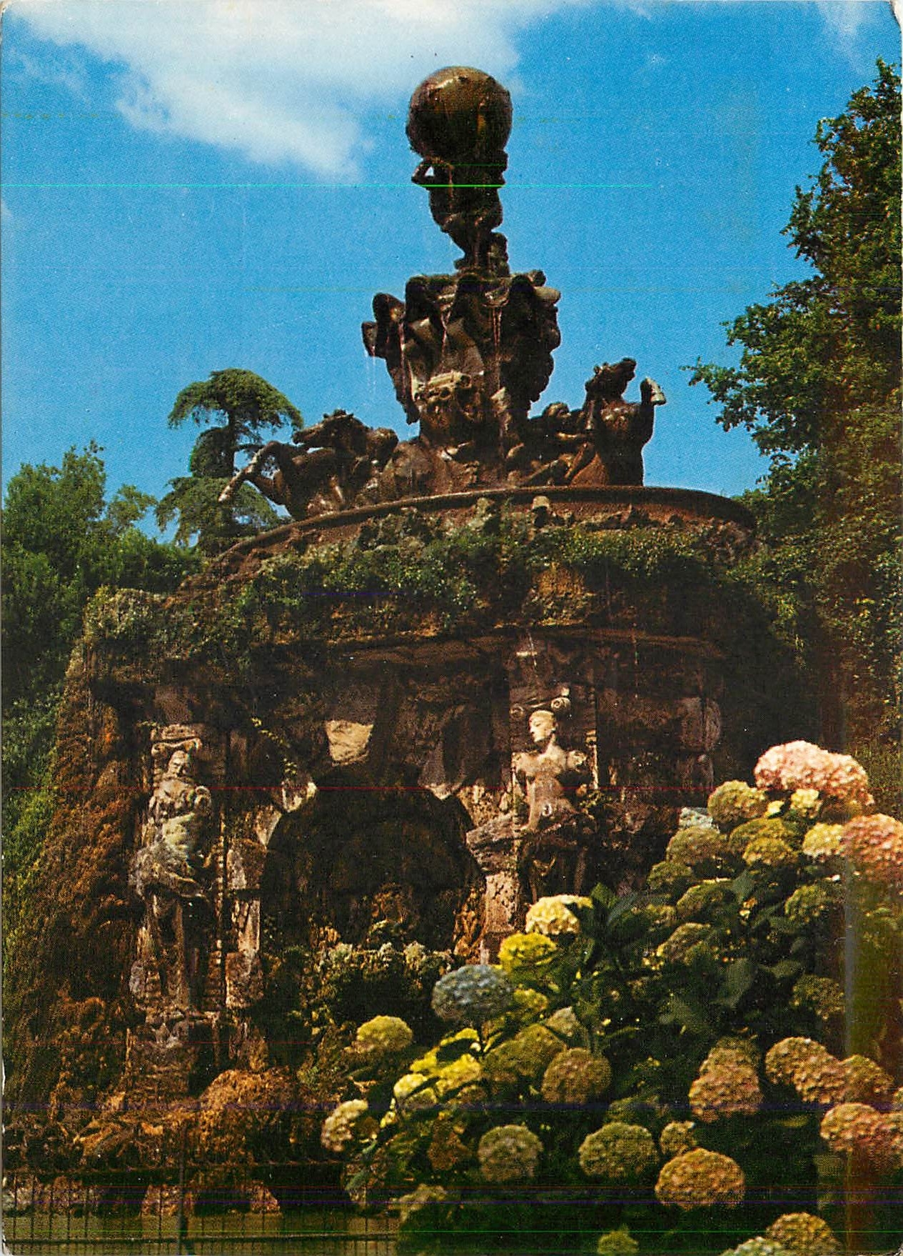 CPM Beziers Le Titan Fontaine du Plateau des Poetes