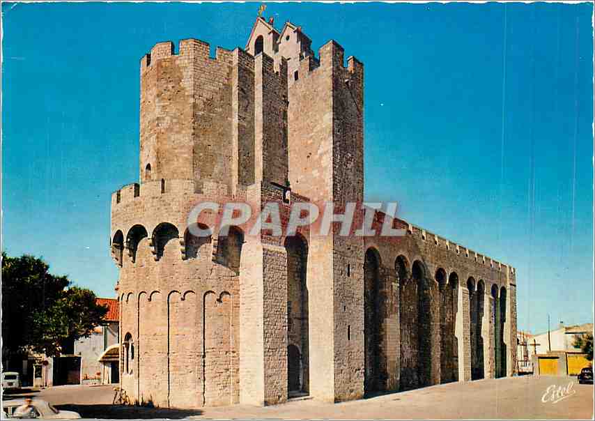 CPM En Camargue Les Saintes Maries de la Mer (Bouches du Rhone) L'Eglise Fortifiee