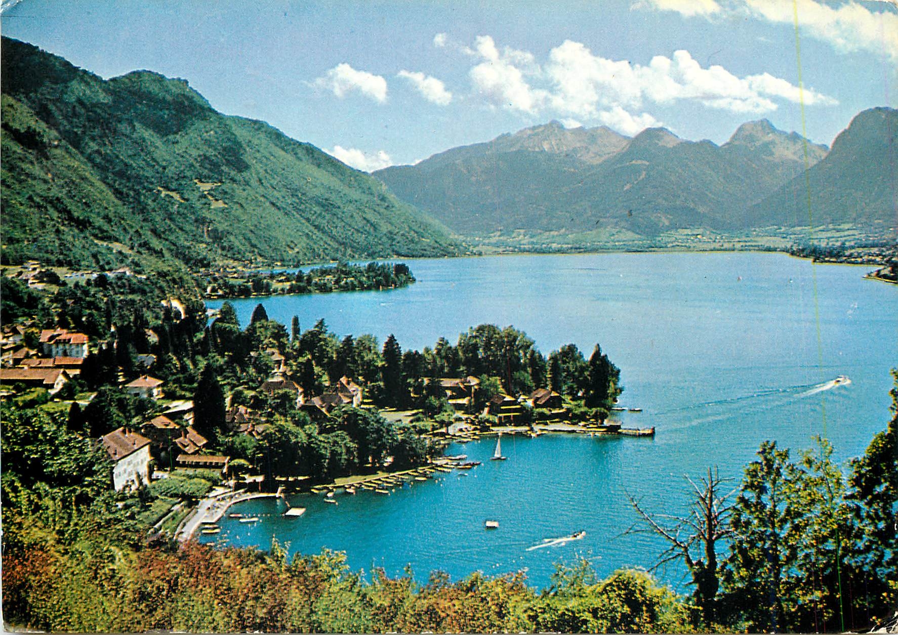 Lac d'Annecy - Talloires et le petit lac avec pour toile de fond le Massif des Bauges — Les Photographies de R. Rassal-Mignot, Édition 58 Avenue de la Plaine, 74 Annecy