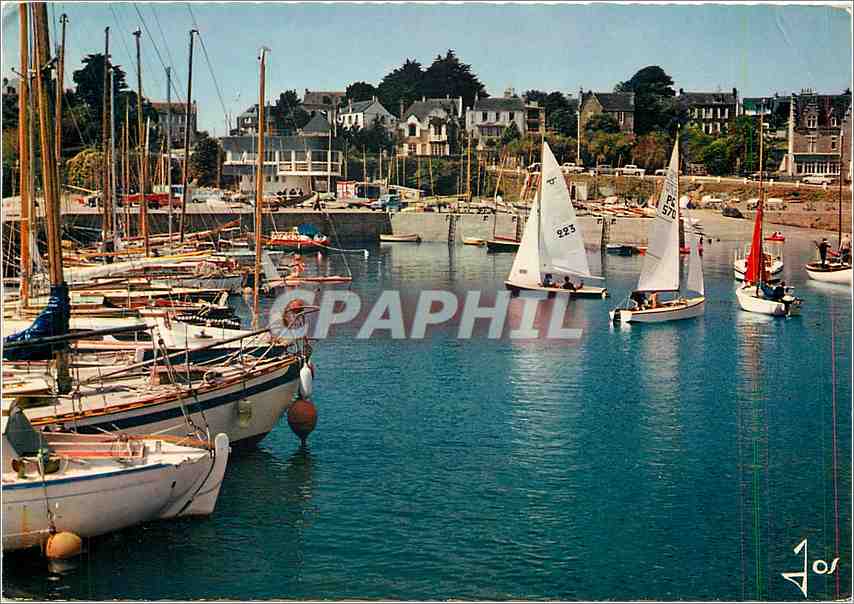 CPM La Bretagne en couleurs la Trinite sur Mer (Morbihan) Le bassin des Yachis et le Club House