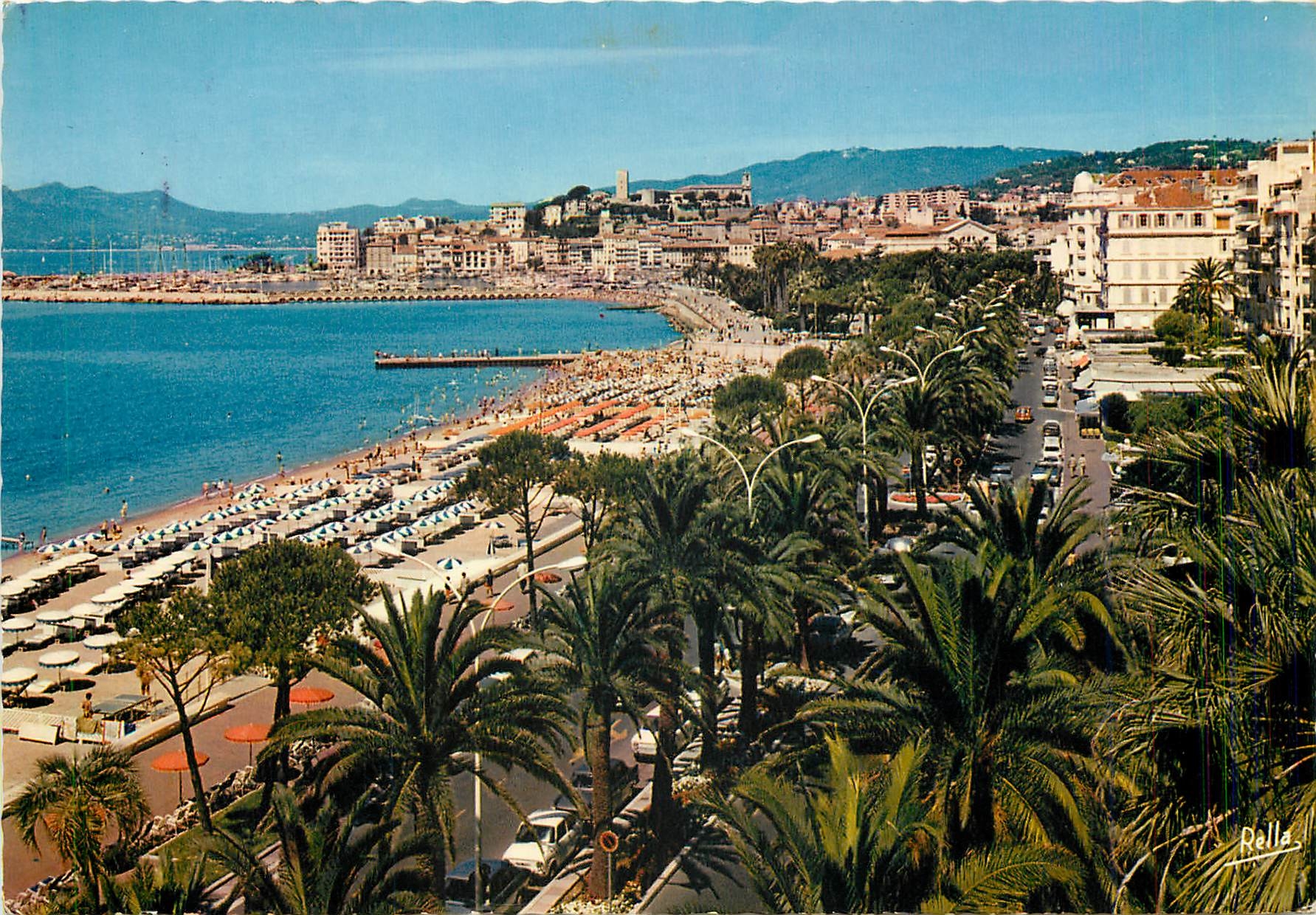 CPM La Cote d'Azur Cannes La Croisette A gauche les plages