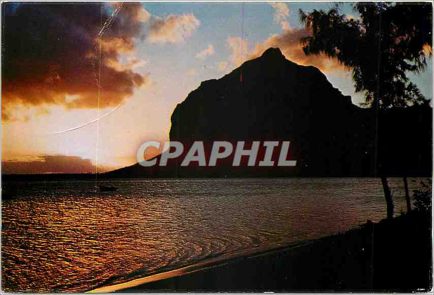CPM L'Ile Maurice Mauritius Le Morne au Crepuscule