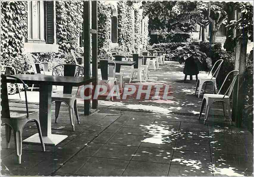 CPM Hostellerie des Glycines Les Eyzies (Dordogne) La terrasse