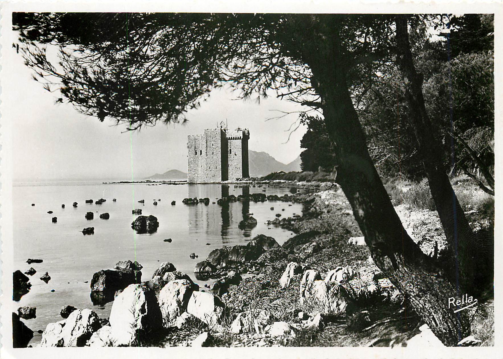 CPM Ile de Lerins St Honorat L'ancien monastere Fortifie