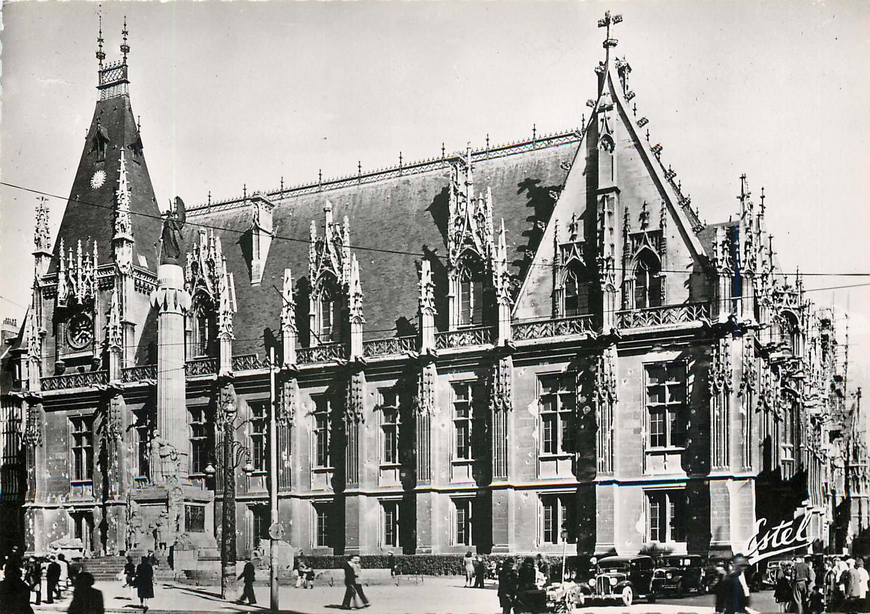CPM Rouen Palais de justice et Monument aux Morts