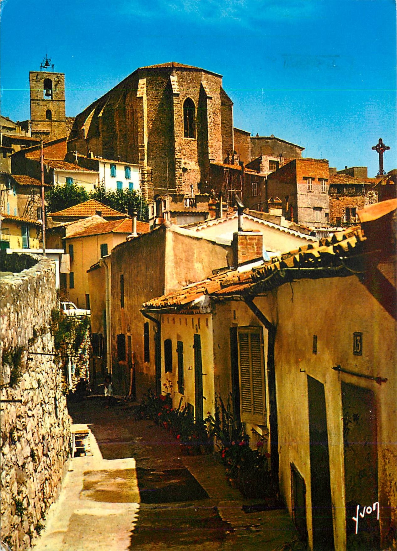 CPM Hyeres (Var) L'Eglise Saint Paul et la vieille Ville