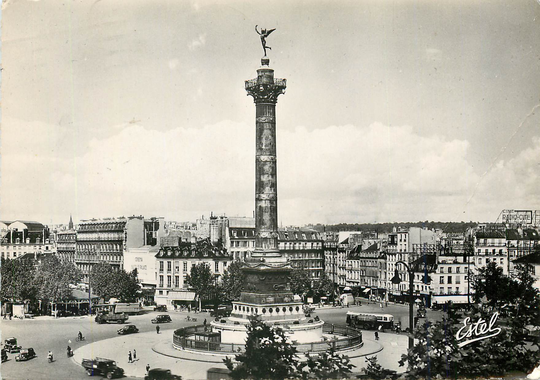 CPM Paris Place de la Bastille et Colonne de Juillet