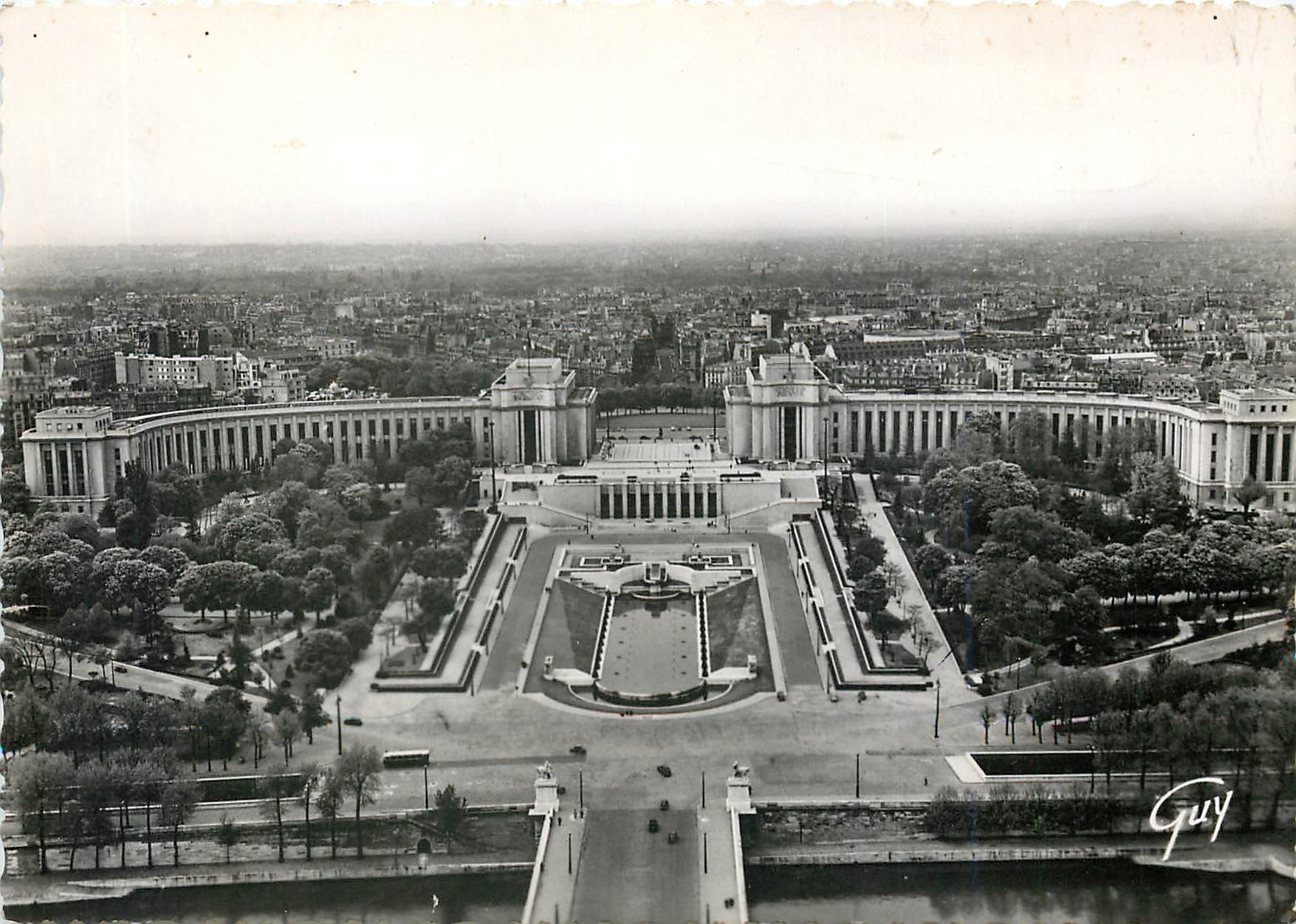 CPM Paris et ses Merveilles vue generale du Palais de Chaillot (Azema)