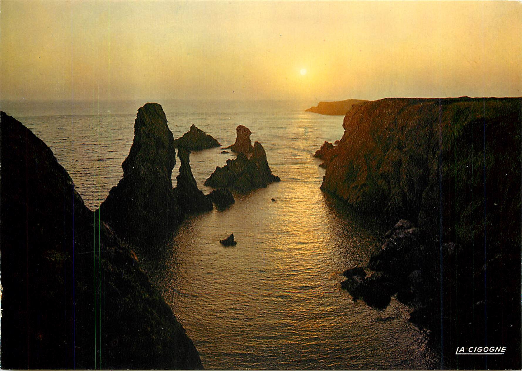 Coucher de soleil sur les Aiguilles de Port-Coton — La Cigogne, éditeur Bretagne, n° 56.152.39