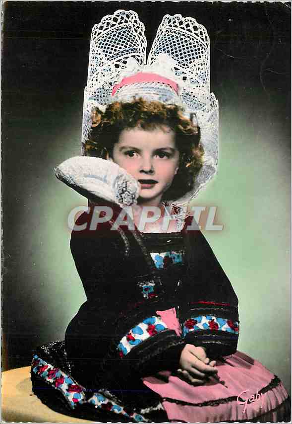 CPM Costumes Bretons Petite Fille de Fouesnant Folklore