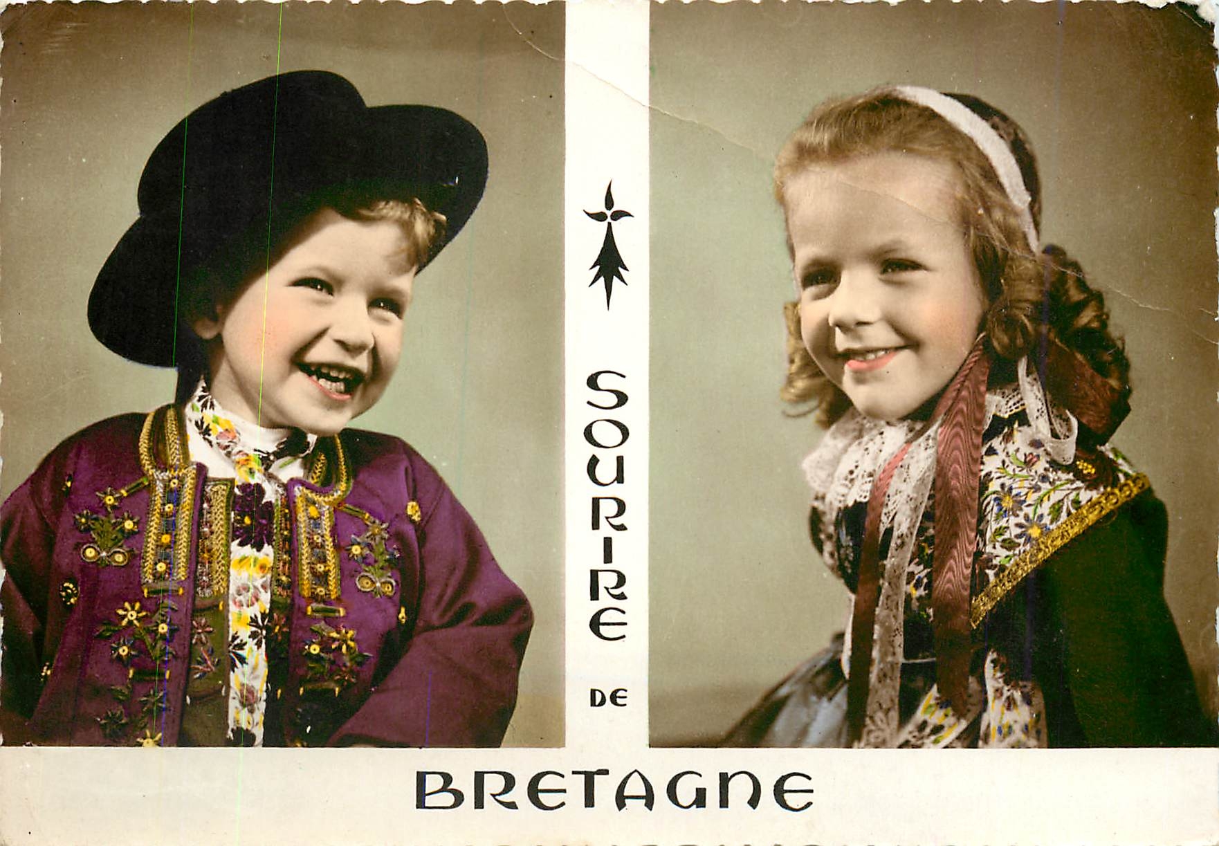 Enfants en costume breton — Sourire de Bretagne — Éditions d'Art JOS, Châteaulin