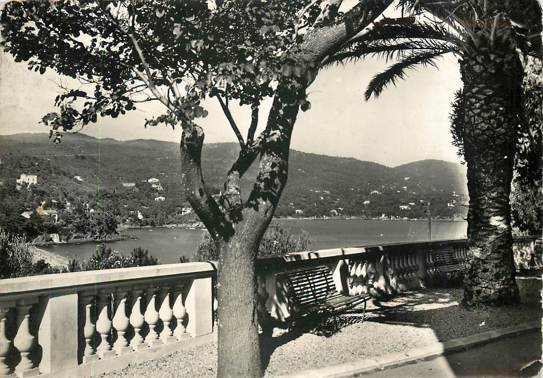 Vue sur le Royat — Pramousquier (Var) — Éditions T.C.F.