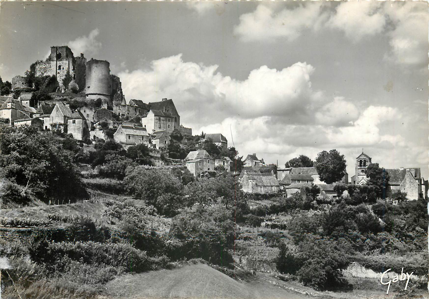 Castelnaud-la-Chapelle — vue générale avec château et église — Gaby