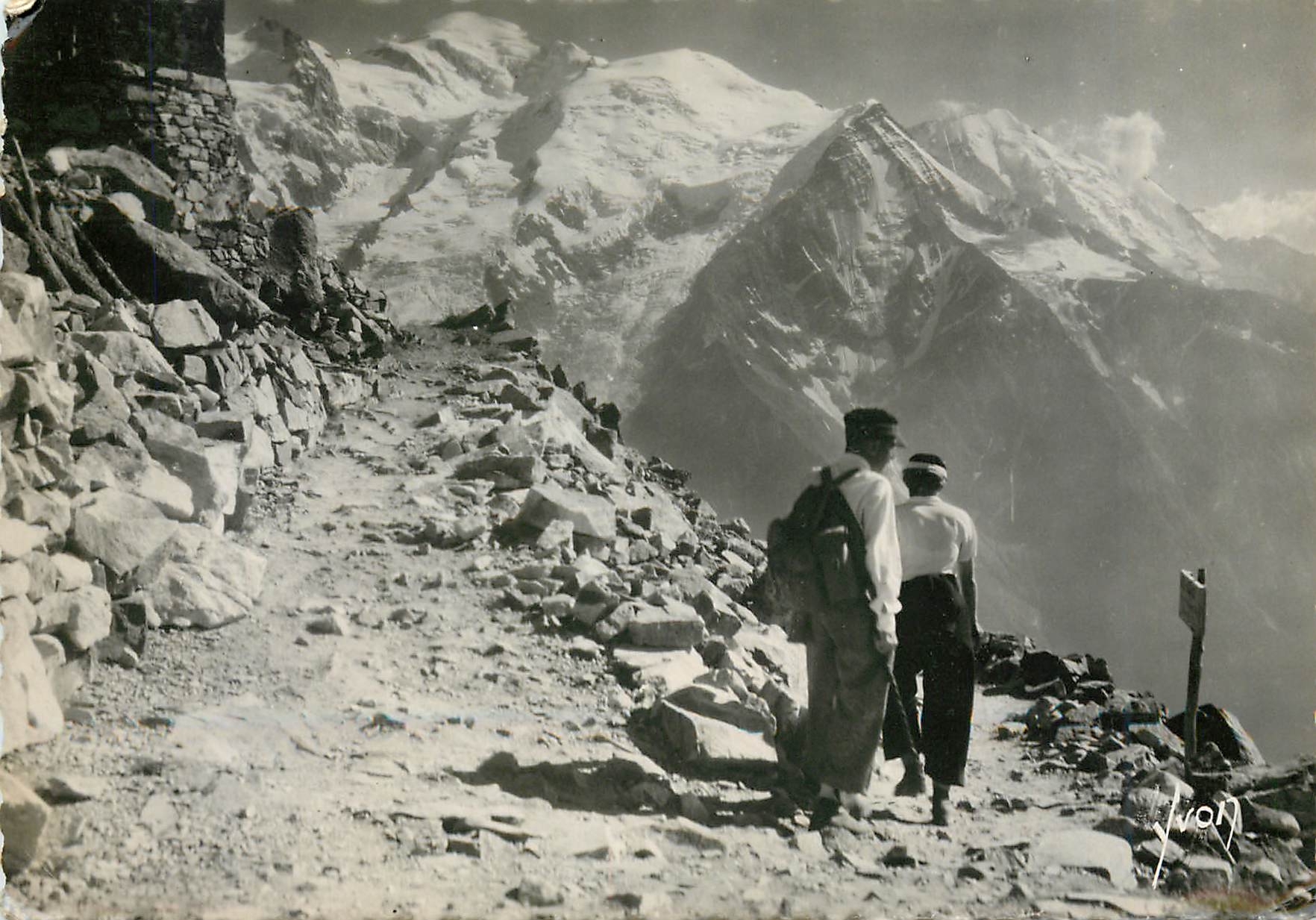 Le Mont-Blanc vu de la cabane du Brevent — J. Vion — Éditions d'Art