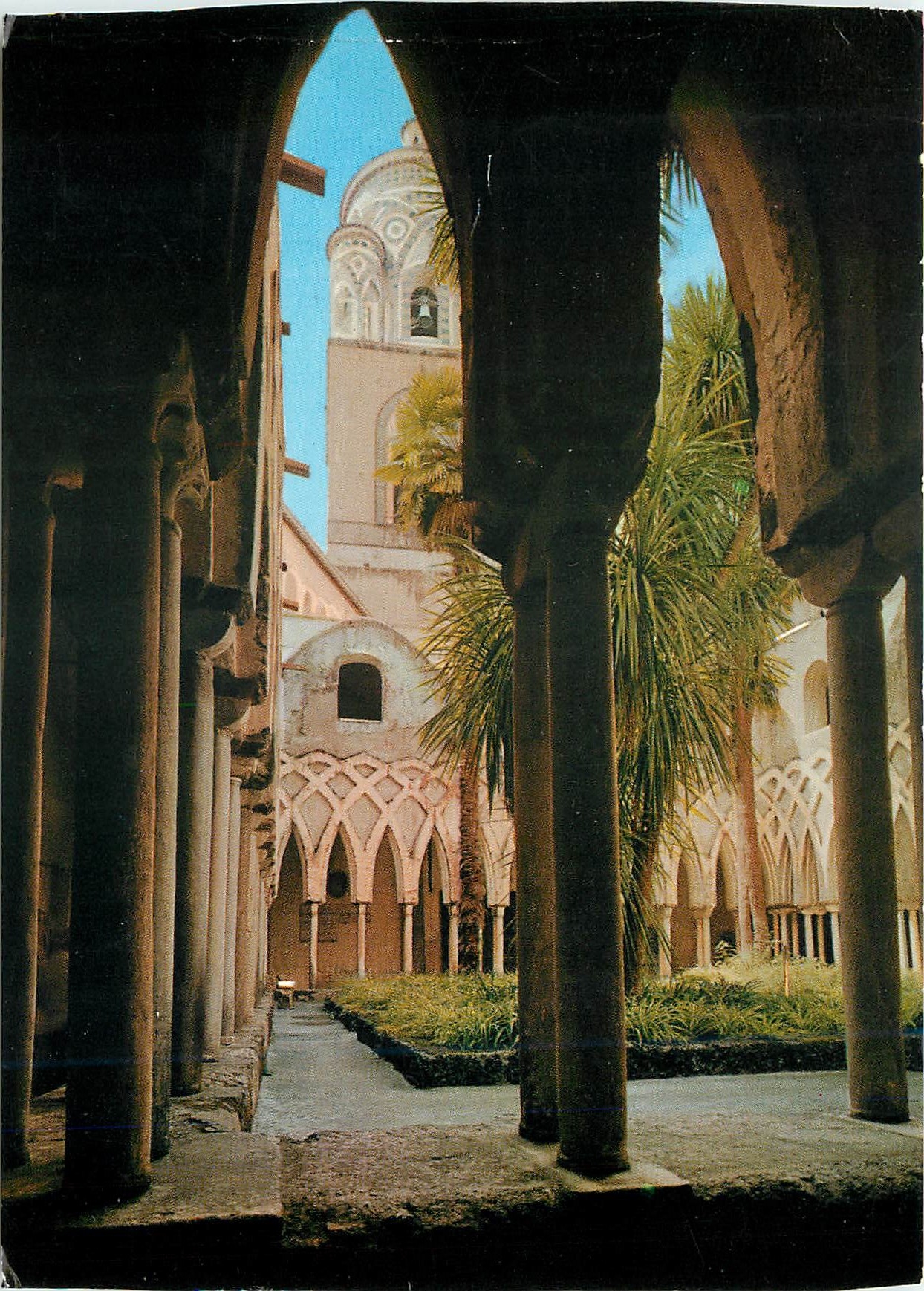 CPM Amalfi Cloitre et le Clohcer de la Cathedrale