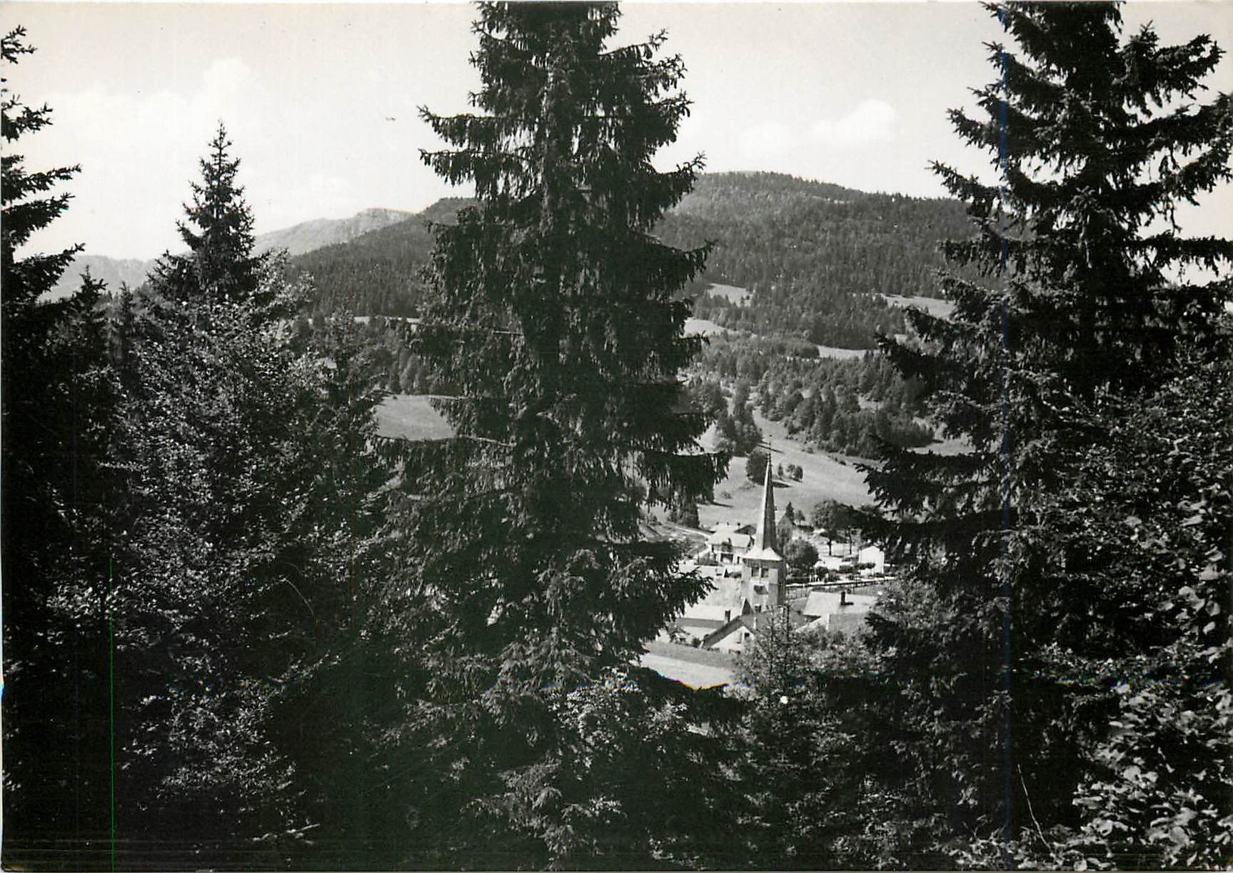 Paysage du Haut-Doubs — Les Ilôpitaux-Neufs (alt. 1.000 m.) — Photo Stainagre-Pontarlier