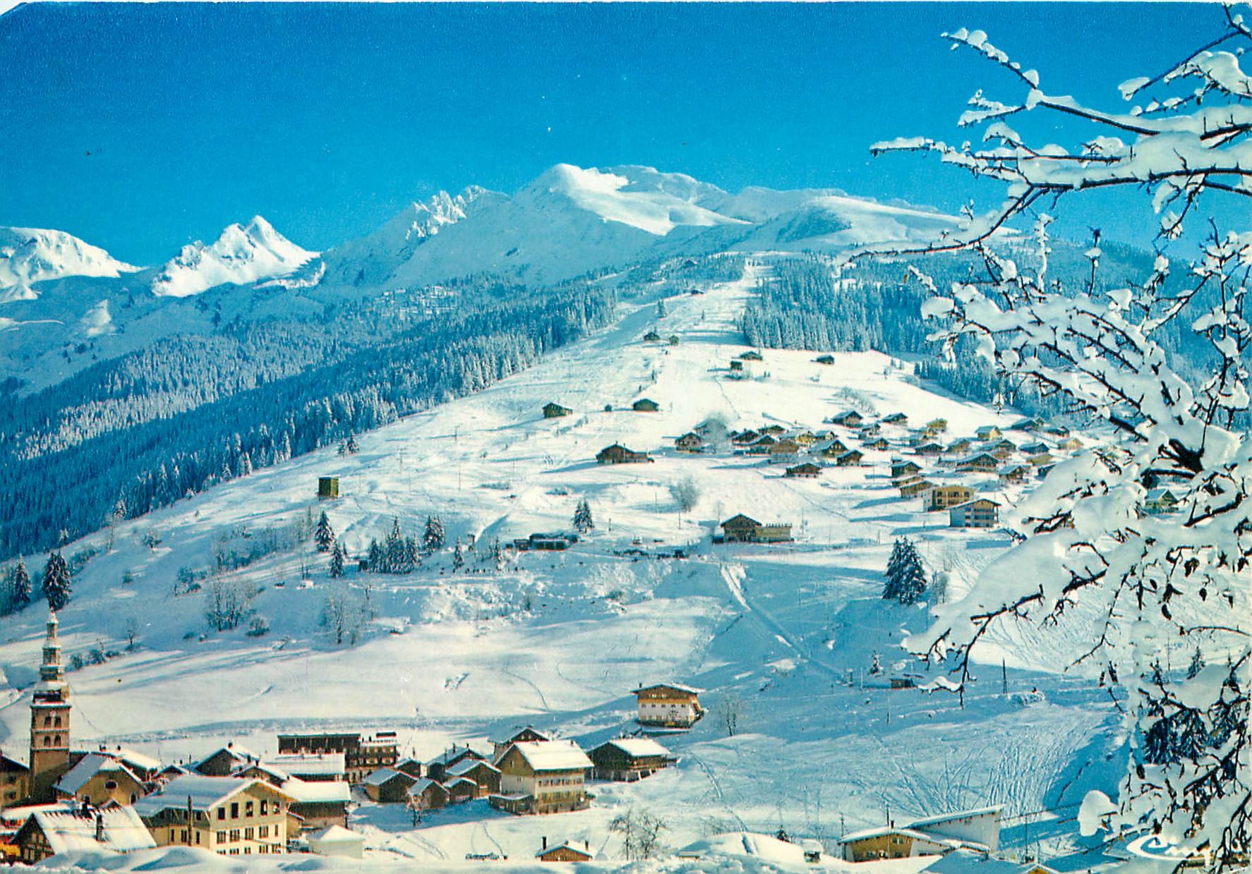 La Clusaz (Haute-Savoie) — Centre du village — Arrivée des pistes — Imprimeur Combier France
