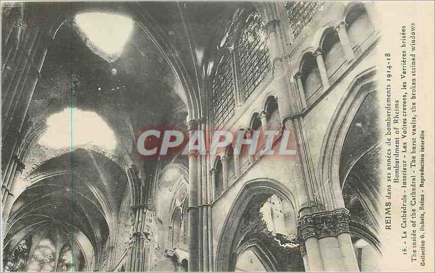 CPA Reims Dans ses annees de bombardement 1914 18 Cathedrale Interieur
