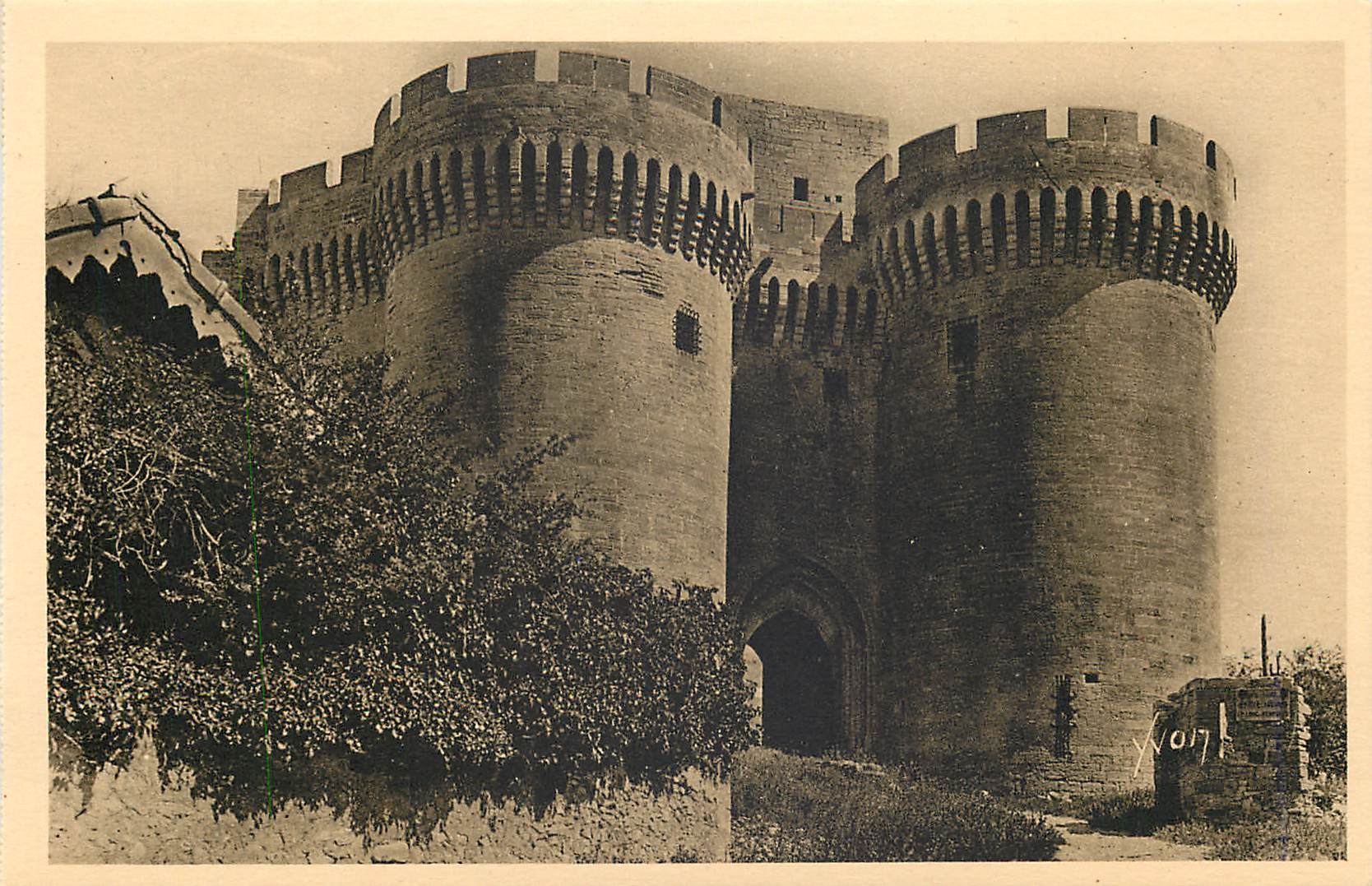 CPA La Douce France Villeneuve les Avignon (Gard) Porte fortifiee du Fort Saint Andre